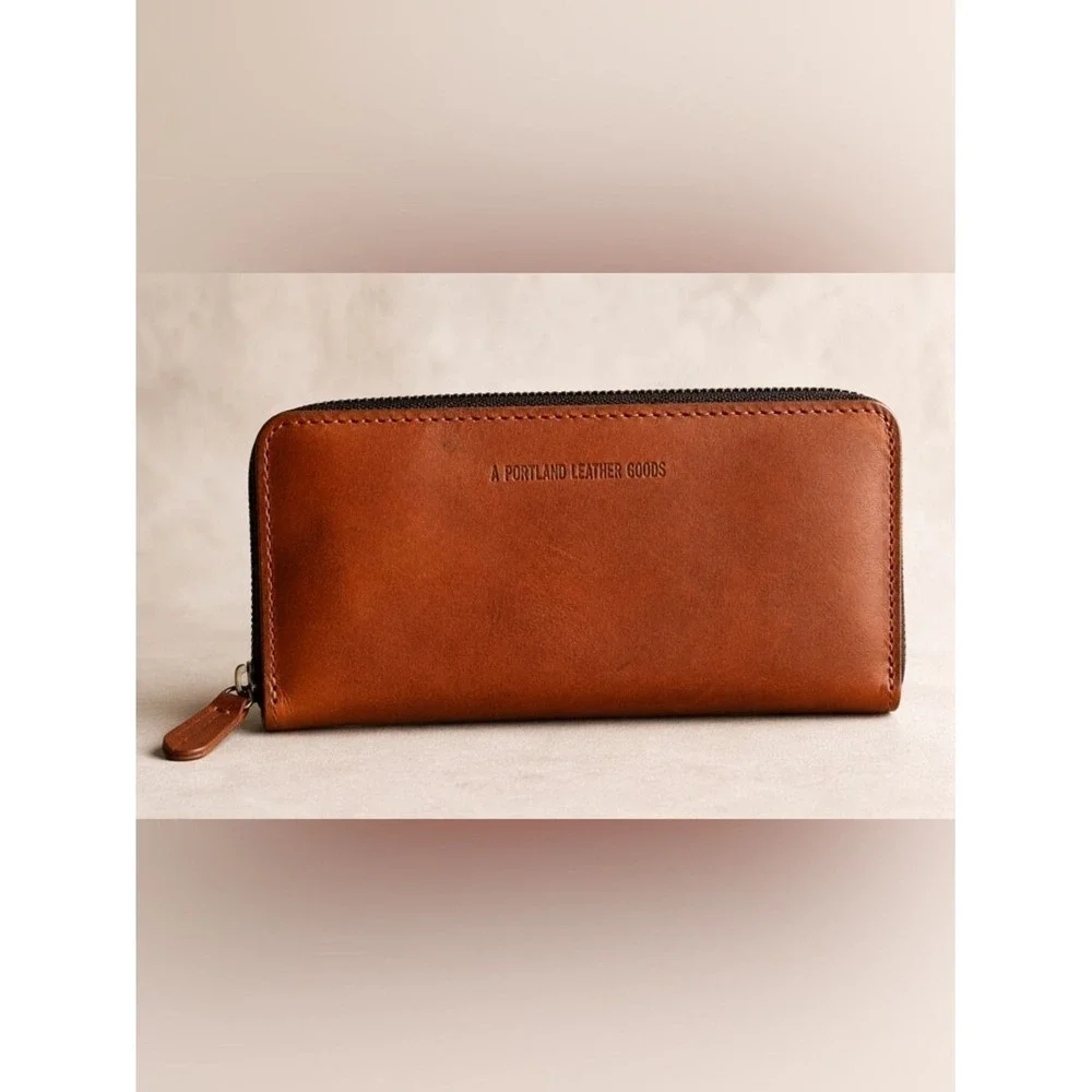 Portland Leather Goods NWOT Honey zip around accordion Large Wallet Compartments